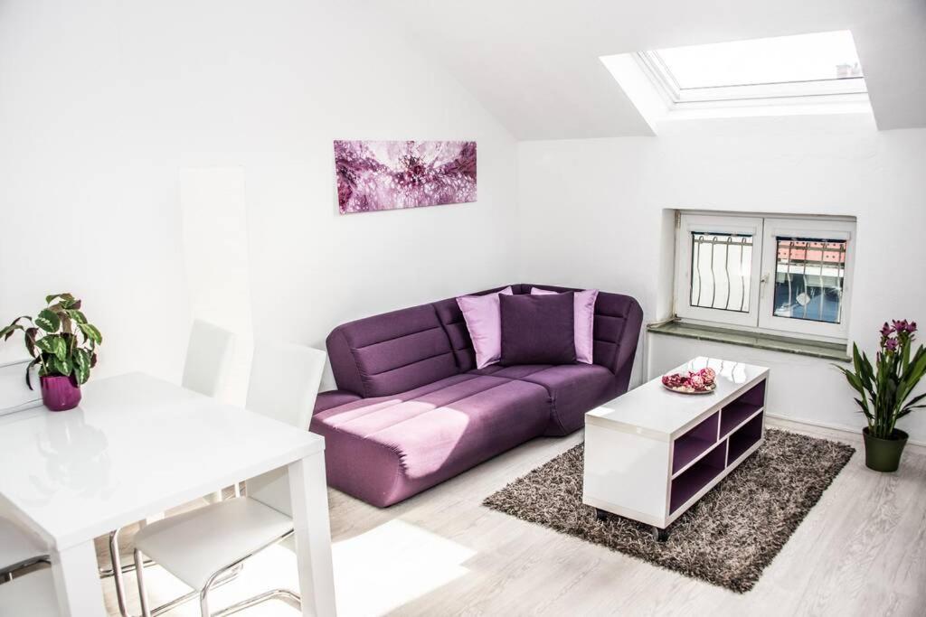 Apartment Pouringraz Fuer Kunst- Und Tennisliebhaber Екстериор снимка