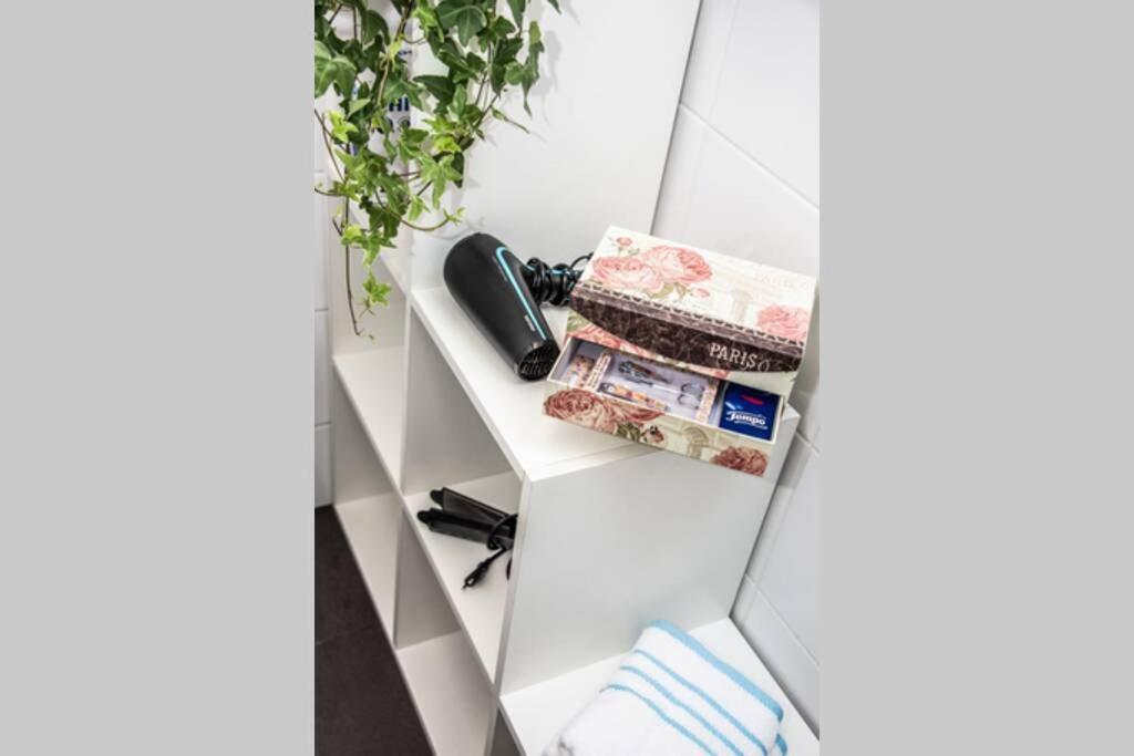 Apartment Pouringraz Fuer Kunst- Und Tennisliebhaber Екстериор снимка