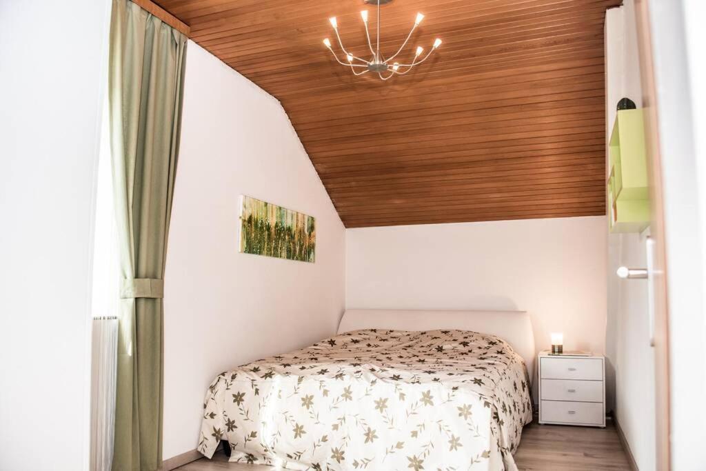 Apartment Pouringraz Fuer Kunst- Und Tennisliebhaber Екстериор снимка