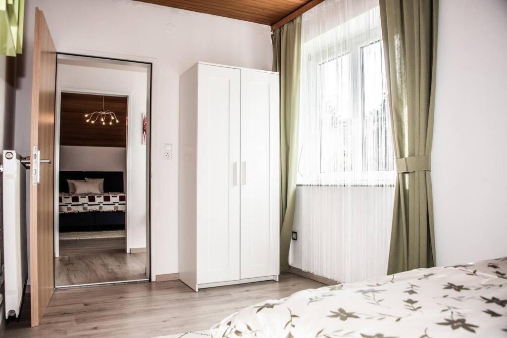 Apartment Pouringraz Fuer Kunst- Und Tennisliebhaber Екстериор снимка